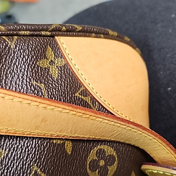 #0040-1152 LOYIS VUITTON MONOGRAM BOULOGNE SHOULDER BAG - Picture 6 of 12